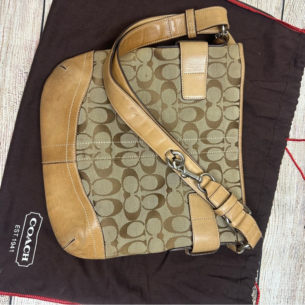 Coach Signature Canvas and Leather Soho 3574 shoulder purse - Picture 3 of 15